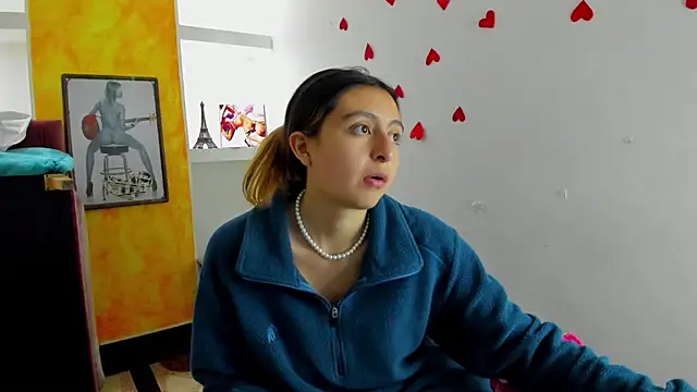 lala clark online show from March 4, 8:48 pm