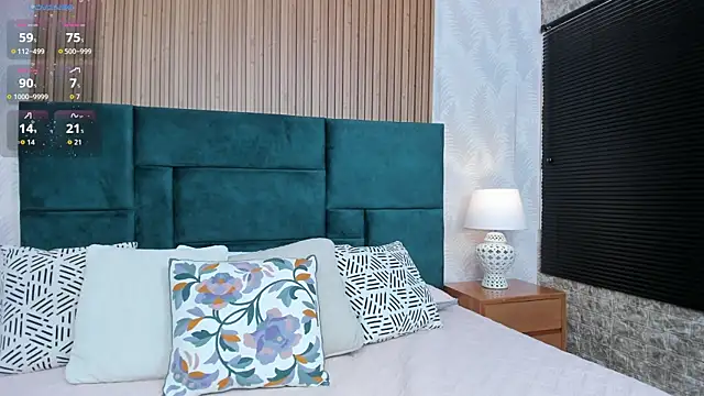 Snapshot of Bunny_boobs__ chatting on November 23, 1:27 am Bunny boobs online show from November 23, 1:27 am