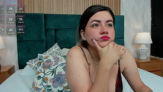 Snapshot of Bunny_boobs__ chatting on November 27, 1:29 am Bunny boobs online show from November 27, 1:29 am