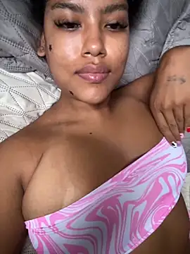 Snapshot of miiabrown18 chatting on November 24, 11:54 am miiabrown18 online show from November 24, 11:54 am