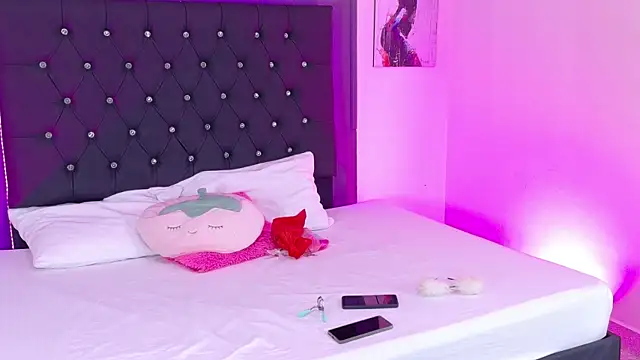 Snapshot of Kataaleya__12 chatting on November 13, 11:53 am Kataaleya 12 online show from November 13, 11:53 am