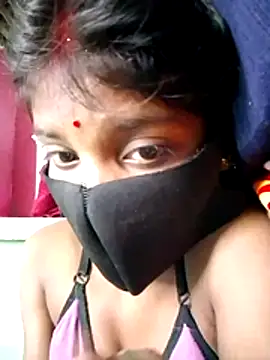 Snapshot of Cuty_kinjal chatting on October 13, 9:15 pm Cuty kinjal online show from October 13, 9:15 pm