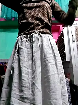 Snapshot of Cuty_kinjal chatting on November 8, 9:35 pm Cuty kinjal online show from November 8, 9:35 pm