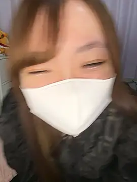 Snapshot of Moe_v_v chatting on November 25, 12:10 am Moe v v online show from November 25, 12:10 am