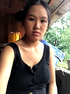 Snapshot of Mai_lovely chatting on October 11, 2:33 am Mai lovely online show from October 11, 2:33 am