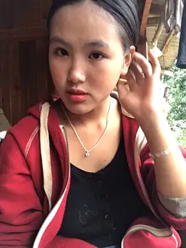 Snapshot of Mai_lovely chatting on November 6, 1:39 am Mai lovely online show from November 6, 1:39 am