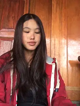 Snapshot of Mai_lovely chatting on November 8, 2:23 am Mai lovely online show from November 8, 2:23 am