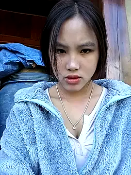 Snapshot of Mai_lovely chatting on November 23, 2:11 am Mai lovely online show from November 23, 2:11 am