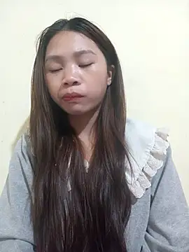 Snapshot of Mayy1 chatting on December 4, 2:10 am Mayy1 online show from December 4, 2:10 am