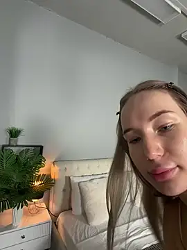 MaryDavies online show from March 19, 7:01 am