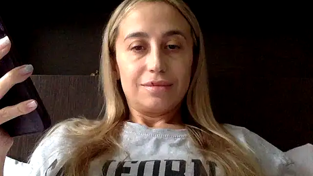 Snapshot of Jeyvaris chatting on September 29, 1:49 pm Jeyvaris online show from September 29, 1:49 pm