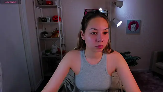 Al1ice Moures online show from December 3, 1:13 am