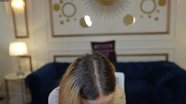 Snapshot of Luchi_Sun chatting on October 22, 10:26 am Luchi Sun online show from October 22, 10:26 am