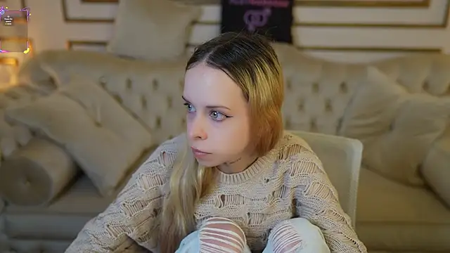 Snapshot of Luchi_Sun chatting on October 23, 10:14 am Luchi Sun online show from October 23, 10:14 am