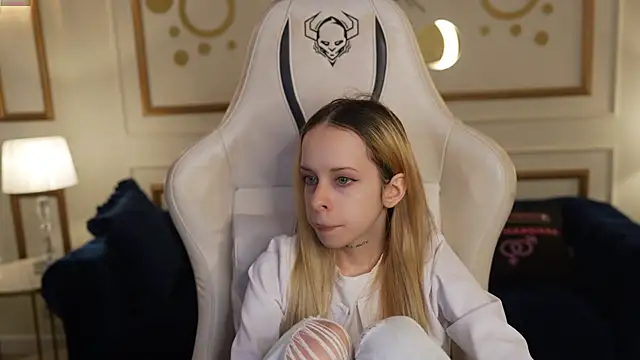 Snapshot of Luchi_Sun chatting on October 30, 11:22 am Luchi Sun online show from October 30, 11:22 am