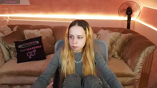 Snapshot of Luchi_Sun chatting on November 10, 11:09 am Luchi Sun online show from November 10, 11:09 am