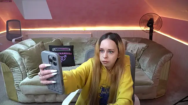 Snapshot of Luchi_Sun chatting on November 27, 11:12 am Luchi Sun online show from November 27, 11:12 am