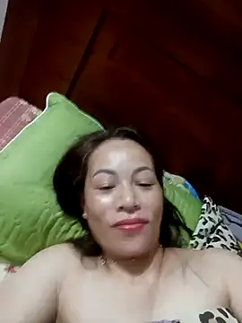 Snapshot of suka-bae chatting on September 28, 1:55 am suka-bae online show from September 28, 1:55 am