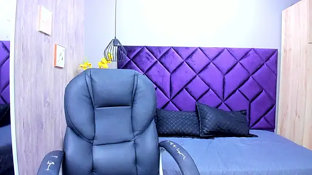 ChloeCampbell03 online show from September 30, 1:05 pm