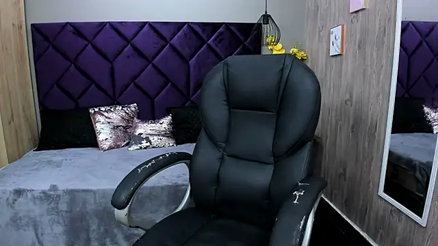 ChloeCampbell03 online show from November 8, 5:45 pm