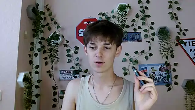 Hoot Dude  online show from October 5, 1:20 pm