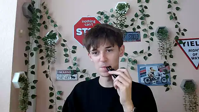 Hoot Dude  online show from October 6, 10:34 am