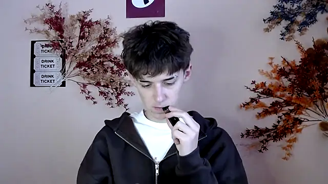 Snapshot of Hoot_Dude_ chatting on November 4, 12:04 pm Hoot Dude online show from November 4, 12:04 pm