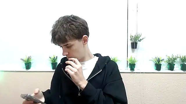 Snapshot of Hoot_Dude_ chatting on November 5, 2:17 pm Hoot Dude online show from November 5, 2:17 pm