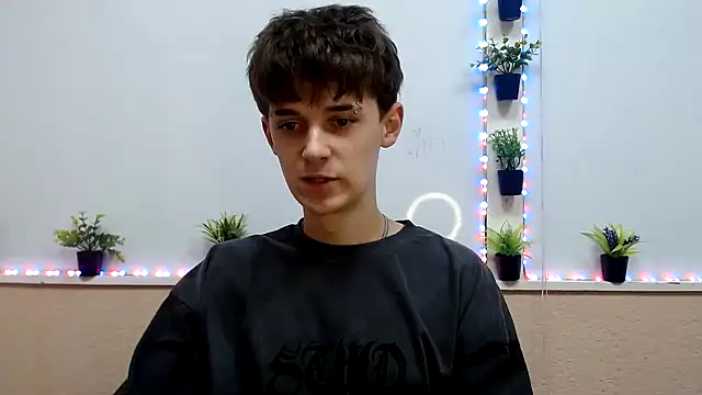 Snapshot of Hoot_Dude_ chatting on November 8, 3:34 pm Hoot Dude online show from November 8, 3:34 pm