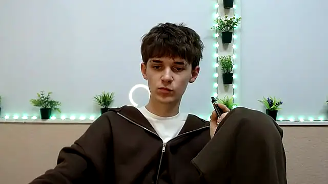 Snapshot of Hoot_Dude_ chatting on November 13, 3:55 pm Hoot Dude online show from November 13, 3:55 pm