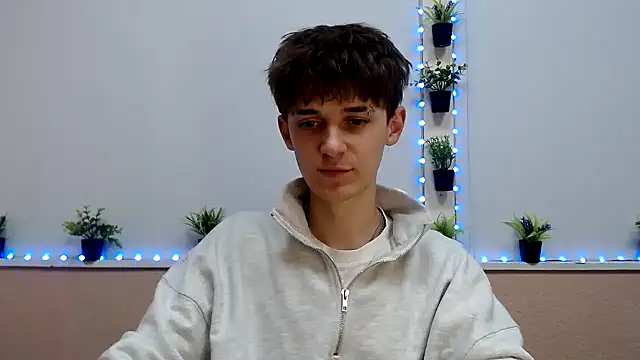 Hoot Dude  online show from November 15, 3:52 pm