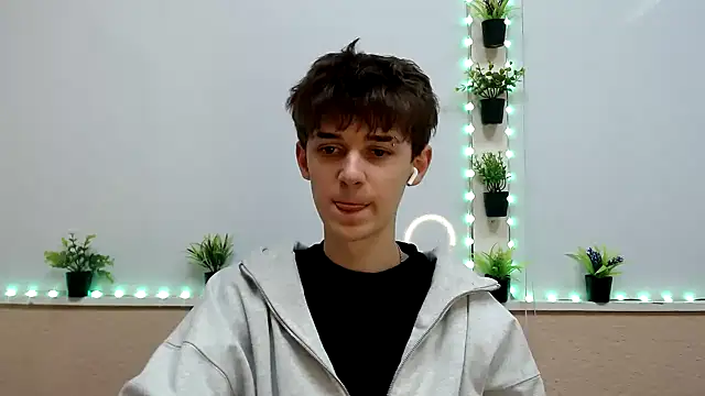 Snapshot of Hoot_Dude_ chatting on November 21, 12:26 pm Hoot Dude online show from November 21, 12:26 pm