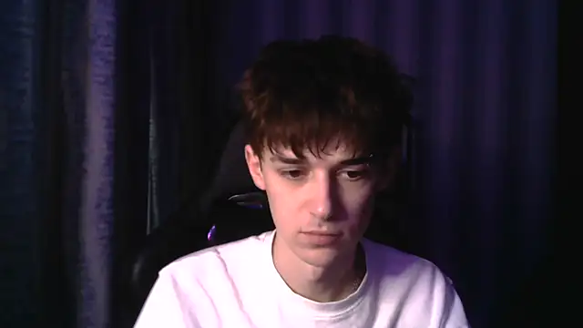 Snapshot of Hoot_Dude_ chatting on December 4, 1:09 pm Hoot Dude online show from December 4, 1:09 pm