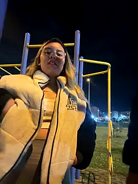 Snapshot of Violettt_hot chatting on October 22, 2:12 am Violettt hot online show from October 22, 2:12 am