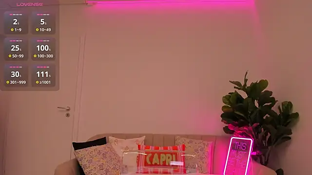 TiaBelle online show from October 6, 5:21 pm