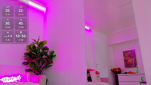 TiaBelle online show from November 18, 6:23 pm