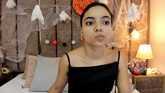 Snapshot of AriaBelles chatting on November 1, 12:07 pm AriaBelles online show from November 1, 12:07 pm