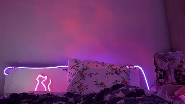 Snapshot of CandysRose chatting on October 6, 7:11 pm CandysRose online show from October 6, 7:11 pm