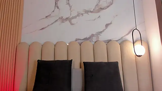 Snapshot of Sophi_davis chatting on November 26, 12:00 am Sophi davis online show from November 26, 12:00 am