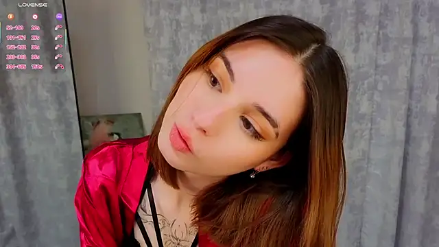 Snapshot of LunaraRada chatting on November 3, 2:40 pm LunaraRada online show from November 3, 2:40 pm