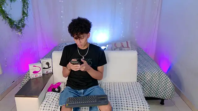 Snapshot of josesweet_ chatting on October 3, 11:02 pm josesweet  online show from October 3, 11:02 pm