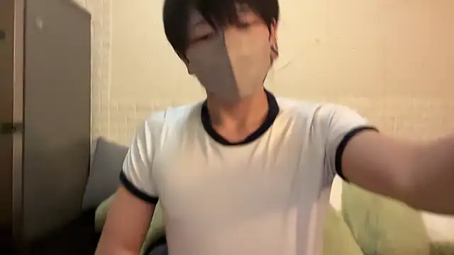 Snapshot of tora3220 chatting on December 3, 1:31 pm tora3220 online show from December 3, 1:31 pm