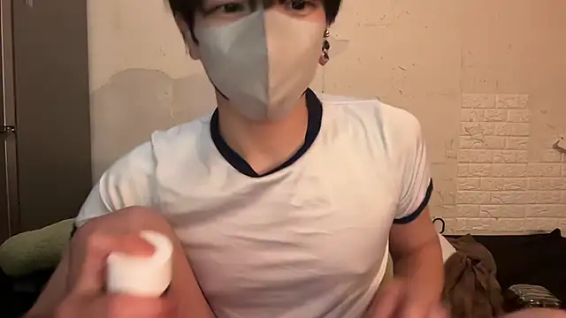 Snapshot of tora3220 chatting on December 15, 12:42 pm tora3220 online show from December 15, 12:42 pm