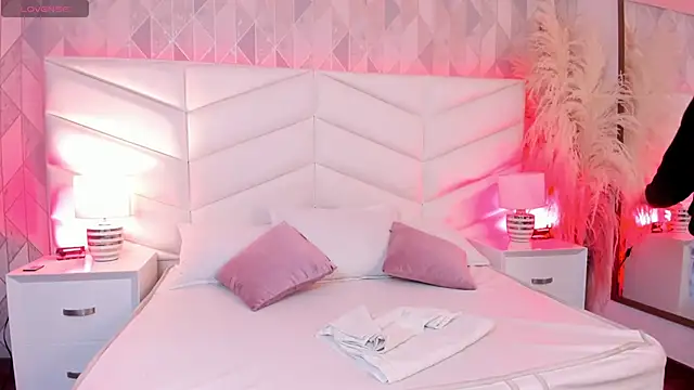 Snapshot of Charlotte_hall_ chatting on September 27, 3:22 am Charlotte hall online show from September 27, 3:22 am