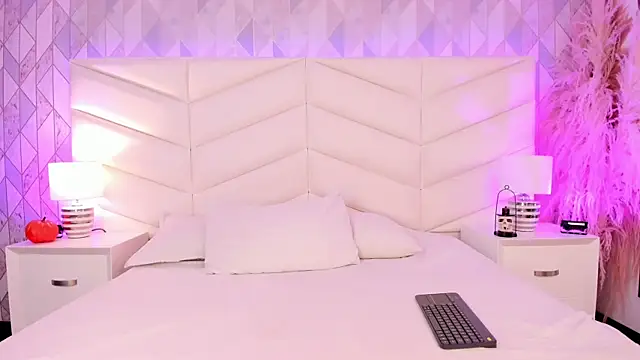 Snapshot of Charlotte_hall_ chatting on October 11, 3:39 am Charlotte hall online show from October 11, 3:39 am