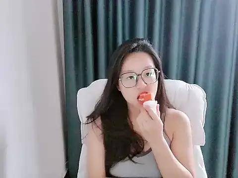 Snapshot of guai00 chatting on October 3, 1:46 am guai00 online show from October 3, 1:46 am