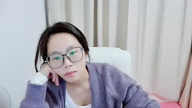 Snapshot of guai00 chatting on November 10, 1:32 pm guai00 online show from November 10, 1:32 pm