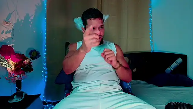 LucasGaeel online show from November 11, 1:05 am