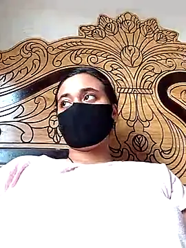 Snapshot of Love_Queen11 chatting on September 26, 5:44 am Love Queen11 online show from September 26, 5:44 am