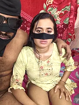 Snapshot of Love_Queen11 chatting on November 18, 4:33 pm Love Queen11 online show from November 18, 4:33 pm